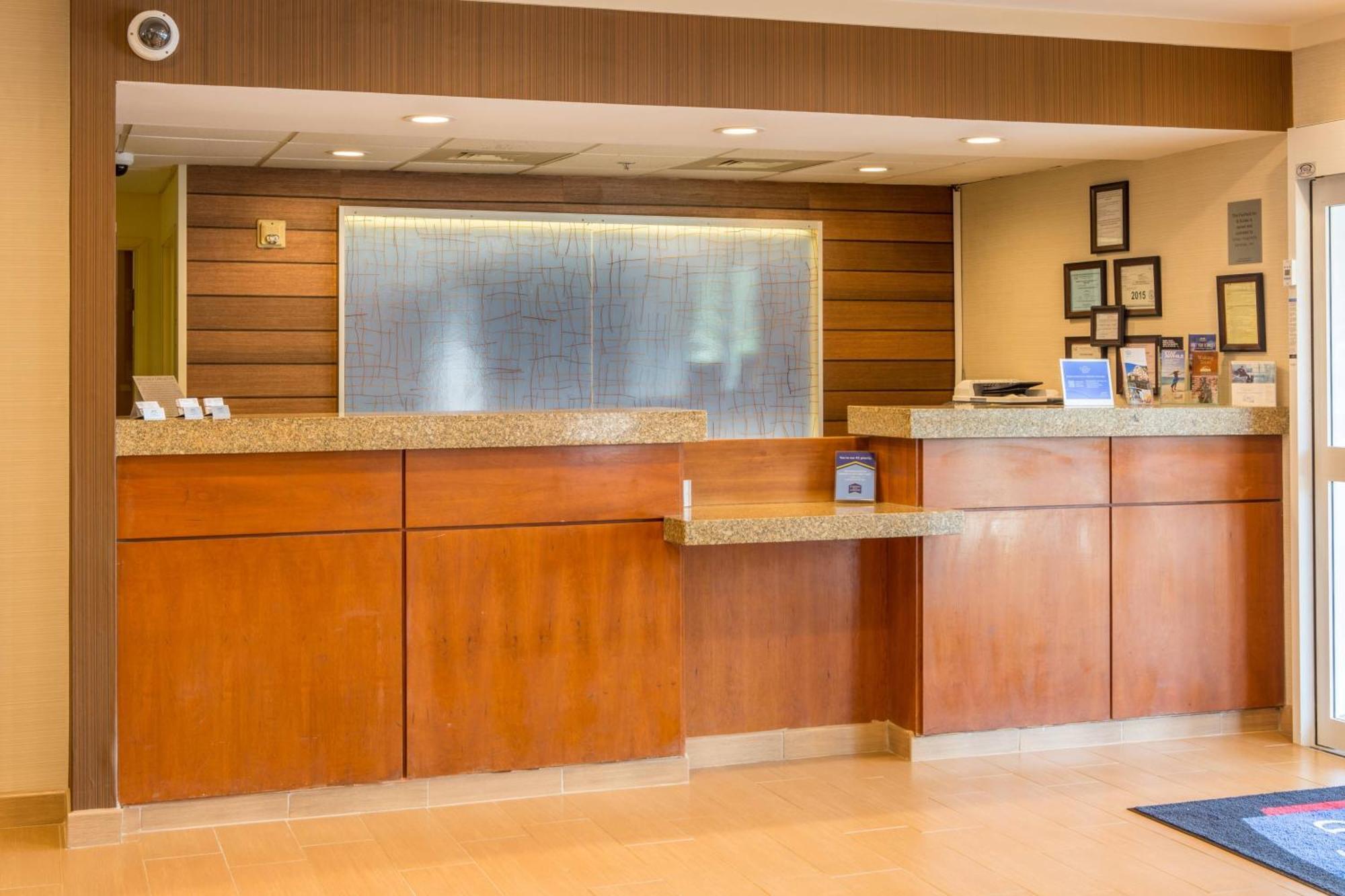 Fairfield Inn & Suites By Marriott Columbus Exterior photo